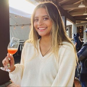 Meet your Posher, Ana